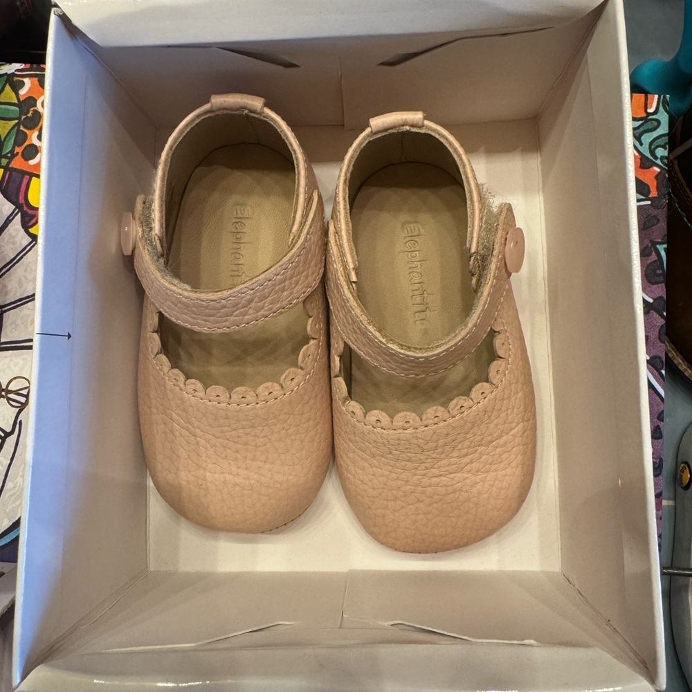 Elephantino baby Mary Jane’s